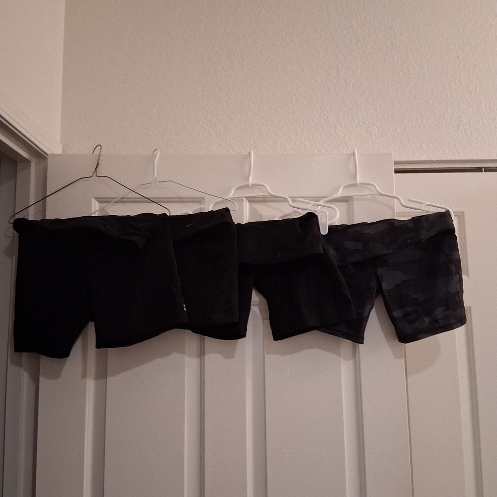 Lot of 4 Sweaty Betty Power Compresion Shorts 6 Inch Size Small Black